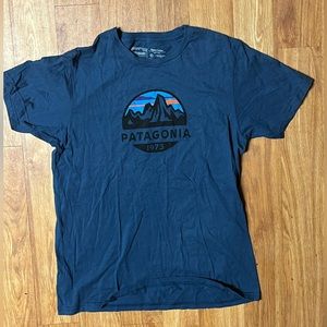 Patagonia short sleeve blue shirt